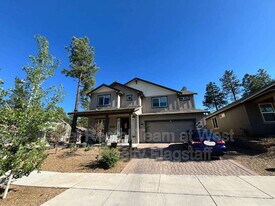 2705 W Windtree Dr in Flagstaff, AZ - Building Photo
