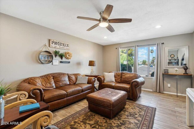 3209 S Los Feliz Dr in Tempe, AZ - Building Photo - Building Photo