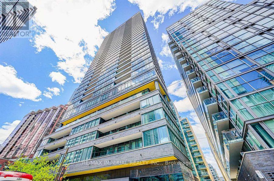 8-608 Charlotte St in Toronto, ON - Building Photo