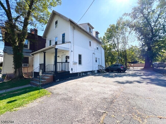 27 William St-Unit -1 in Montclair, NJ - Building Photo - Building Photo