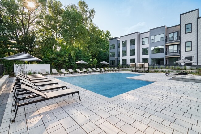 Park and Arbor in Old Tappan, NJ - Foto de edificio - Building Photo
