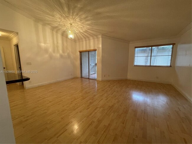 9755 Westview Dr in Coral Springs, FL - Building Photo - Building Photo