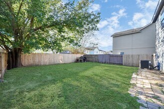 19019 Remington Park Dr in Houston, TX - Building Photo - Building Photo