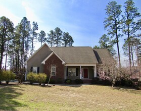 6 Moore Dr in Pinehurst, NC - Building Photo - Building Photo