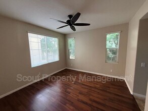 31875 Domenoe Way in Temecula, CA - Building Photo - Building Photo