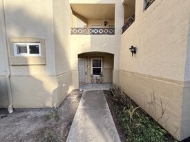 2035 Lakeridge Cir in Chula Vista, CA - Building Photo