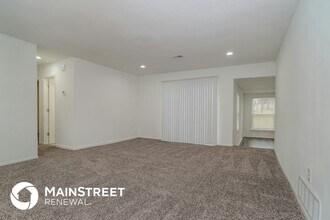 7411 NW Oak Dr in Kansas City, MO - Building Photo - Building Photo