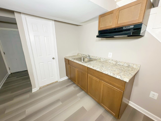 1206 Quo Ave in Capitol Heights, MD - Foto de edificio - Building Photo