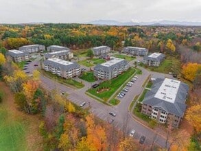 301 Autumn Pond Way in Essex Junction, VT - Building Photo - Building Photo