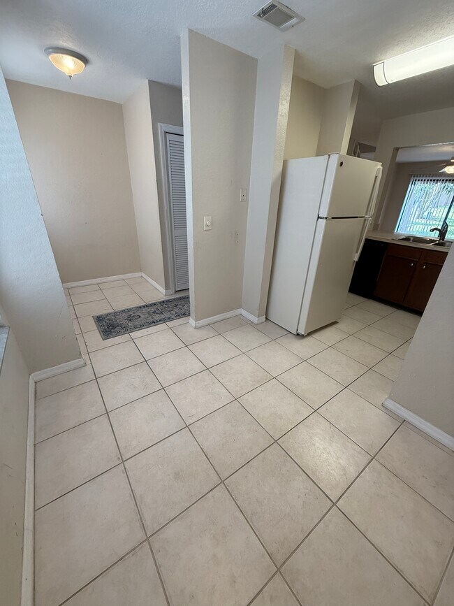 3503 Brigadoon Cir in Clearwater, FL - Building Photo - Building Photo