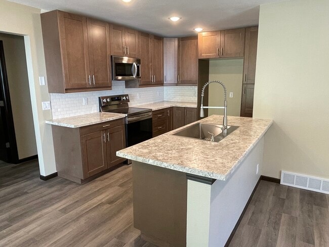 2213 Melanie Ln, Unit 2213