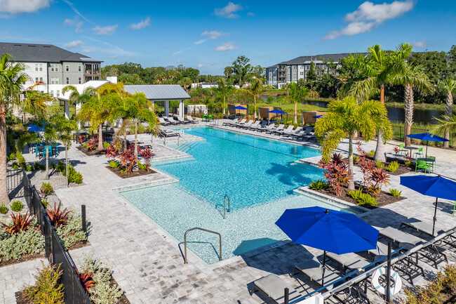 The Crossing at Palm Aire in Sarasota, FL - Building Photo - Building Photo