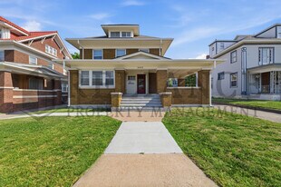 3422 E Douglas Ave in Wichita, KS - Building Photo