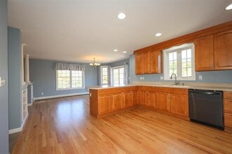 8 Graham Rd in Concord, NH - Building Photo - Building Photo