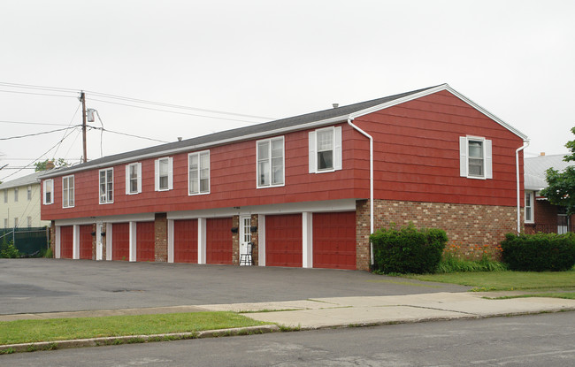 2473 Elmwood Ave in Kenmore, NY - Building Photo - Building Photo