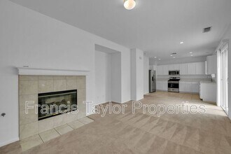 401 Whitby Gn in Escondido, CA - Building Photo - Building Photo