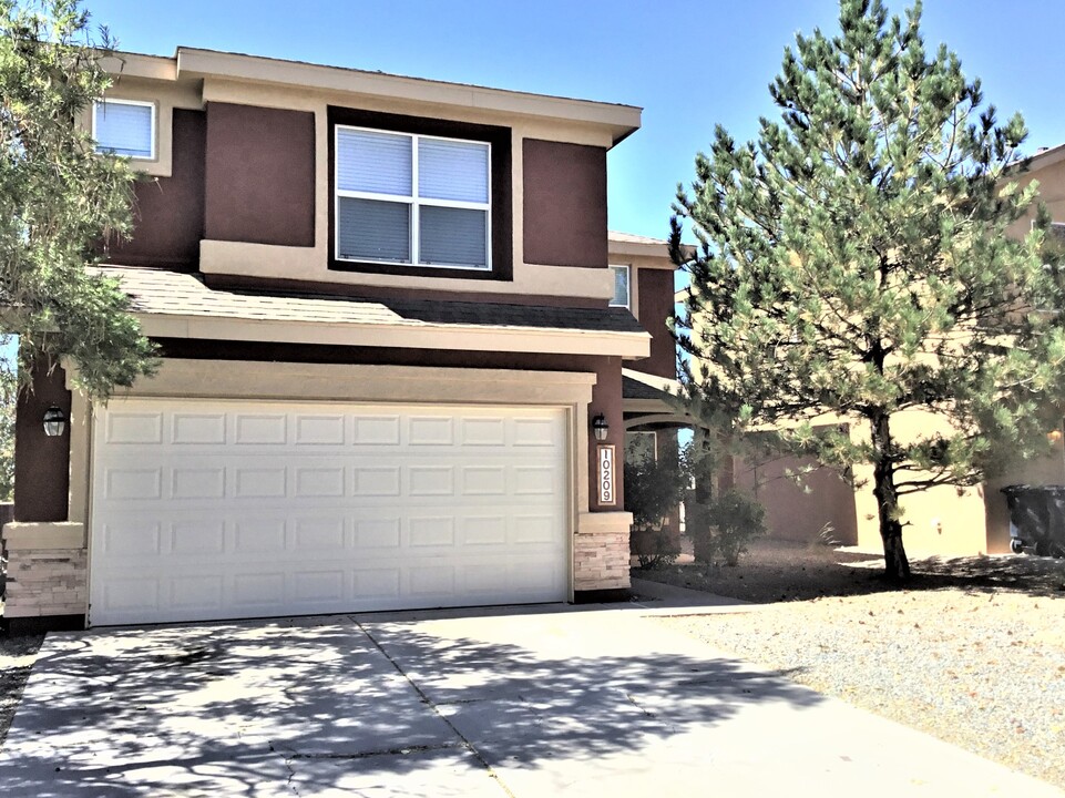 10209 Nacimiento St NW in Albuquerque, NM - Building Photo