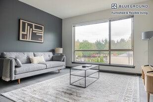 15566 NE 22 Pl in Bellevue, WA - Building Photo