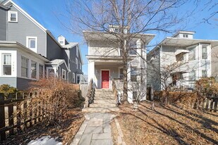 7250 N Rogers Ave in Chicago, IL - Building Photo