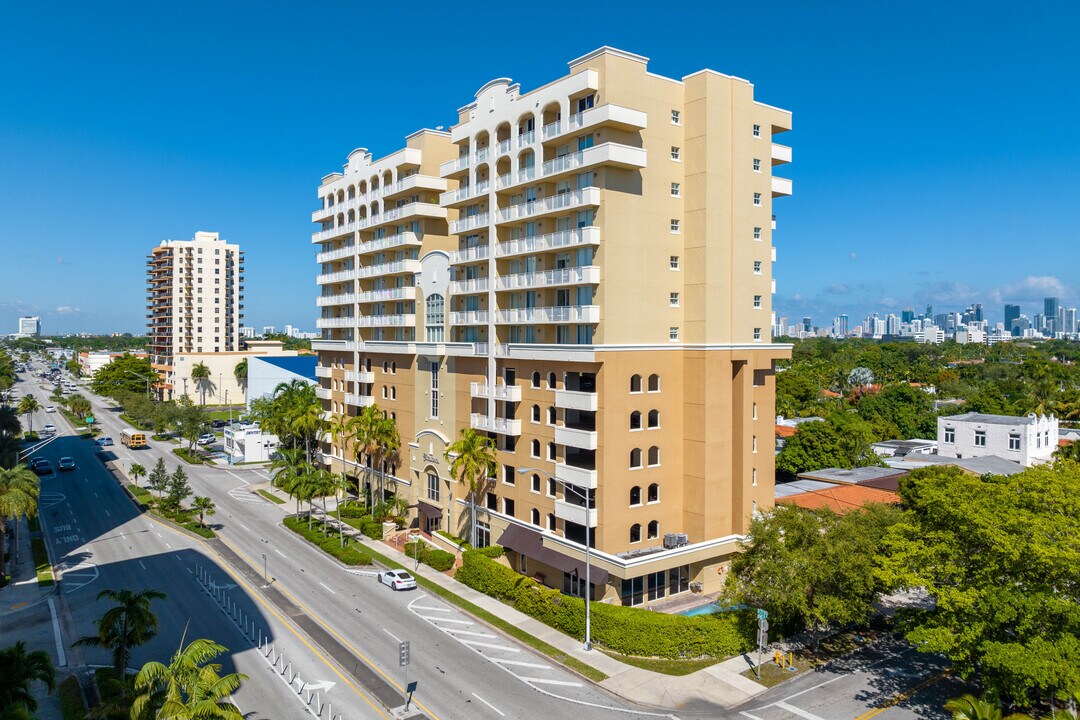 Catalonia at Silver Bluff in Miami, FL - Building Photo