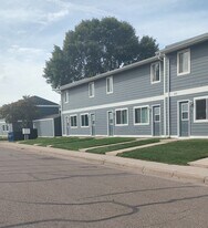 RC Square Apartments in Marshall, MN - Building Photo