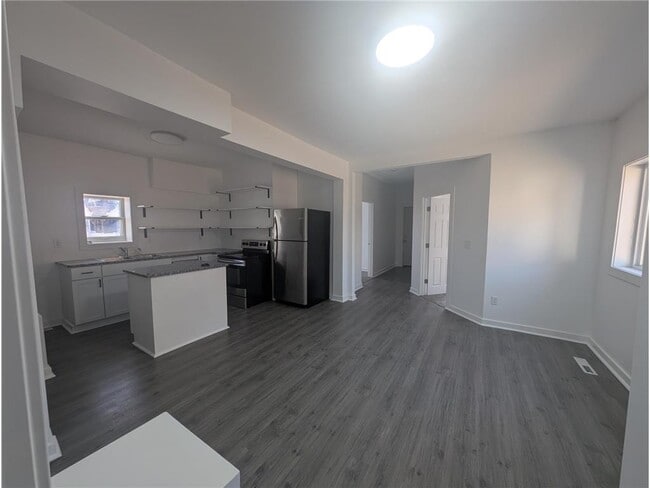 302 E 48th St in Minneapolis, MN - Building Photo - Building Photo