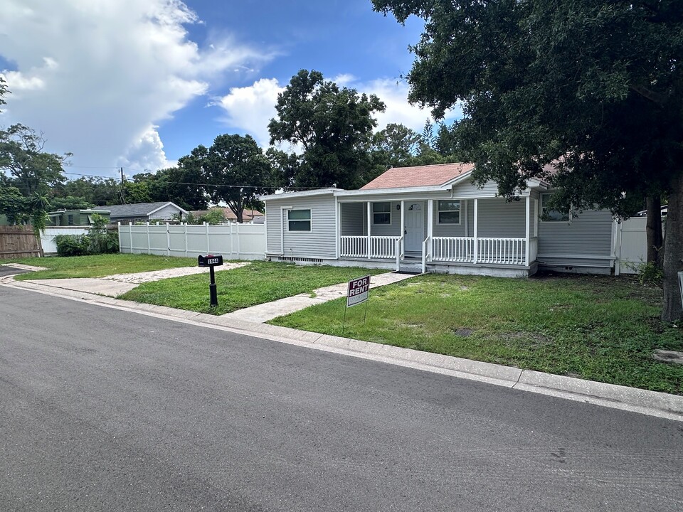 1644 Ewing Ave in Clearwater, FL - Building Photo