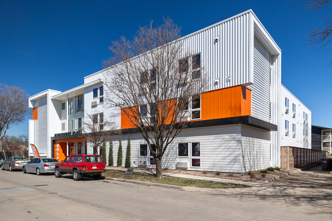 Fairmount Flats in Wichita, KS - Building Photo