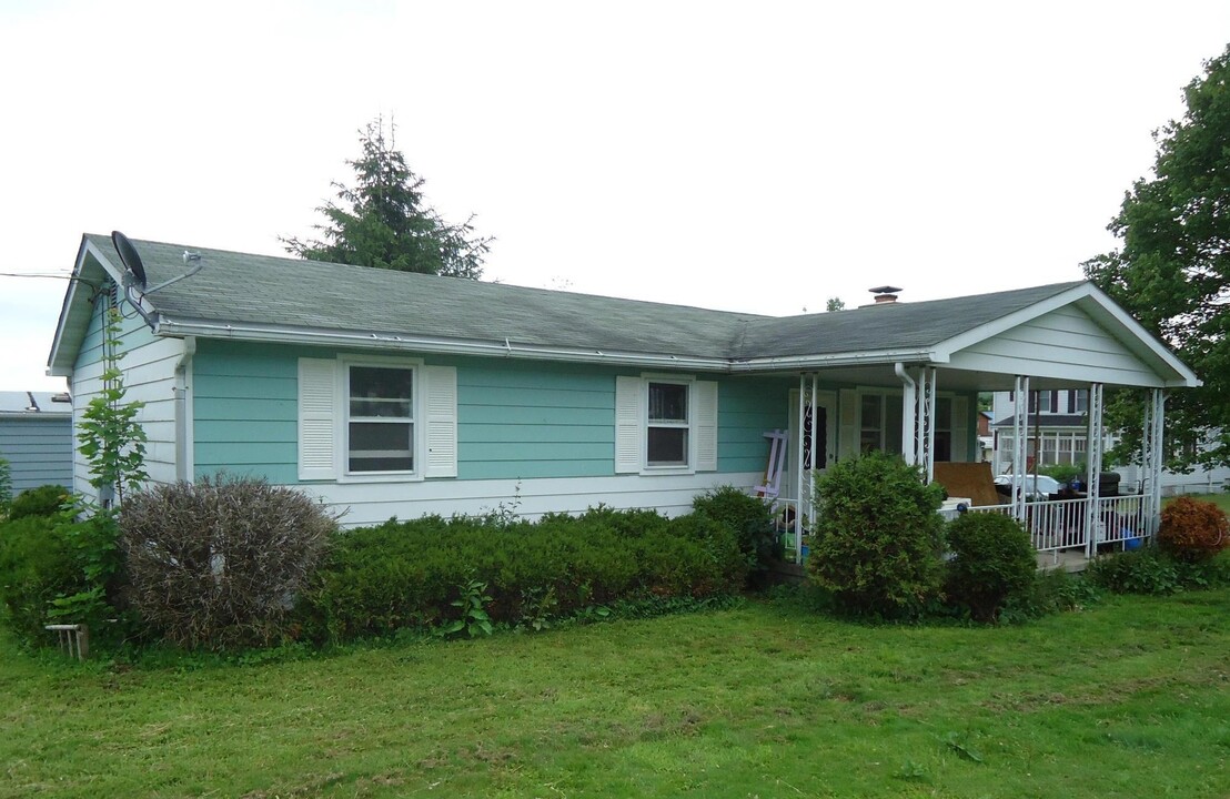 270 Blackwater Ave in Davis, WV - Building Photo