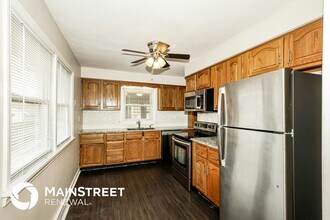 4904 Paramount Dr in Louisville, KY - Building Photo - Building Photo