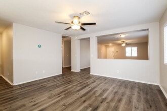 13812 W Ocotillo Ln in Surprise, AZ - Building Photo - Building Photo