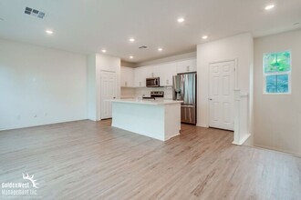 365 Fitzpatrick Rd in San Marcos, CA - Building Photo - Building Photo