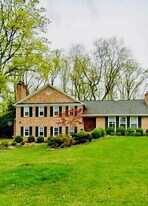 1214 Vinita Ln in McLean, VA - Building Photo