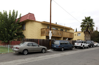 1230-1240 S Orange St in Escondido, CA - Building Photo - Building Photo