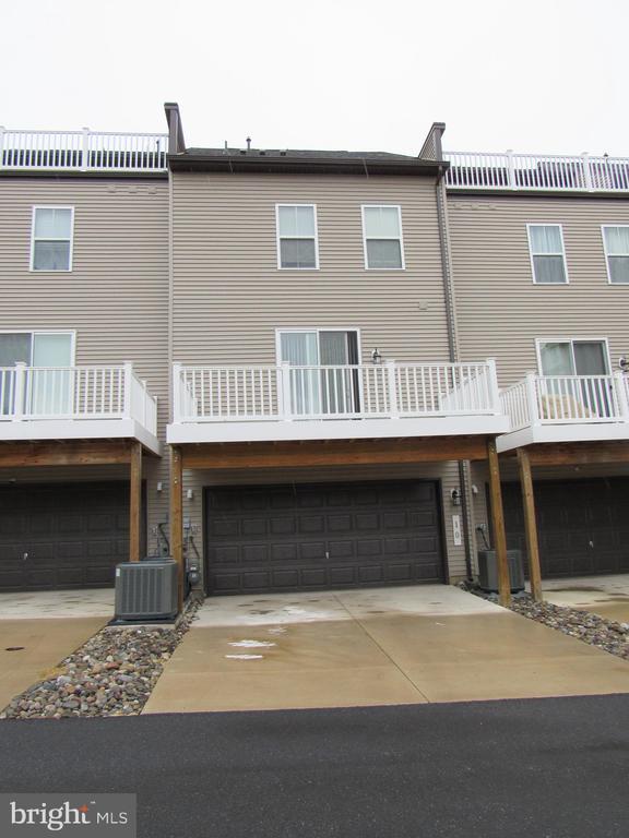 10 Capital Ct in Largo, MD - Building Photo - Building Photo