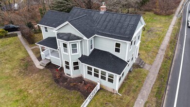 610 Ives Row, Unit 3 Bedroom 2 Full Bath in Cheshire, CT - Foto de edificio - Building Photo