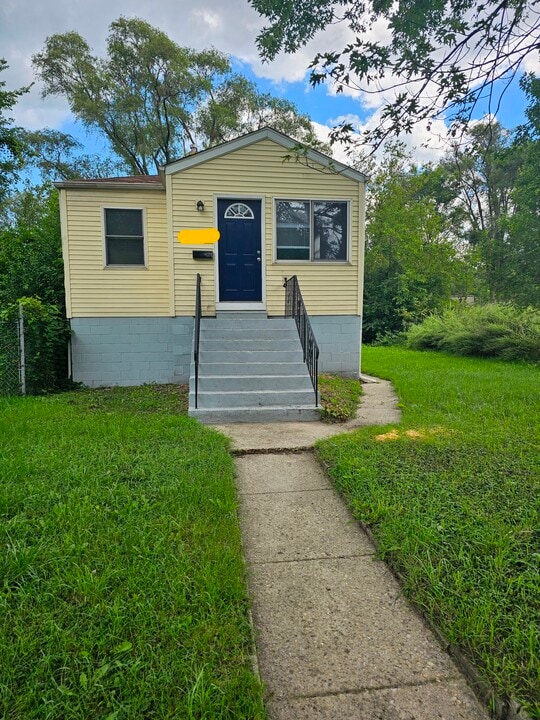2645 Lincoln St in Gary, IN - Building Photo