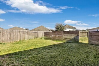 5702 Mid Way in Houston, TX - Building Photo - Building Photo