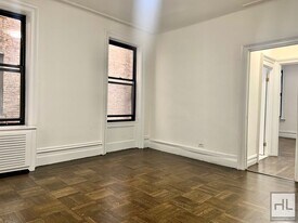 WEST 104 STREET, Unit 35 in New York, NY - Building Photo