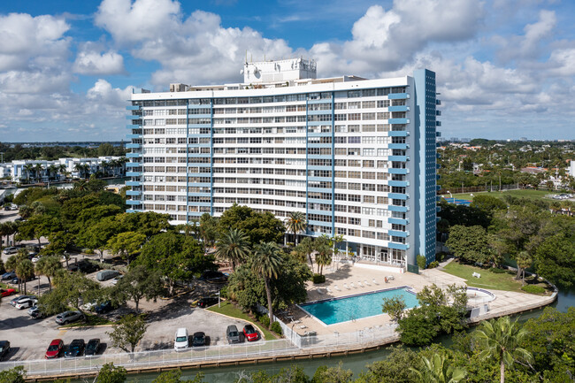 Parkview Point Condos in Miami Beach, FL - Foto de edificio - Building Photo