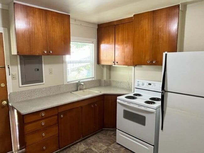 4851 S Bateman St in Seattle, WA - Building Photo - Building Photo