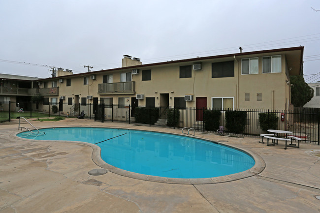 Sienna Square Apartments in Carmichael, CA - Building Photo - Building Photo