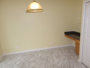 652 N Hidden Prairie Ct in Palatine, IL - Building Photo - Building Photo