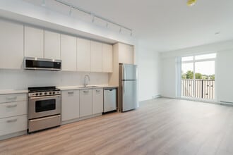 Gardner Apartments in Abbotsford, BC - Building Photo - Building Photo