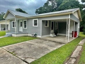 229 Moody St in Baxley, GA - Building Photo - Building Photo