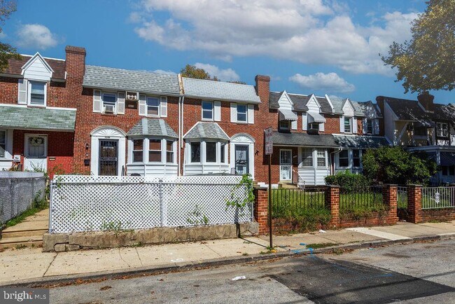 property at 7247 Glenthorne Rd