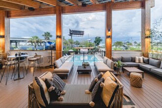 246 Ashley Ave in Charleston, SC - Building Photo - Building Photo