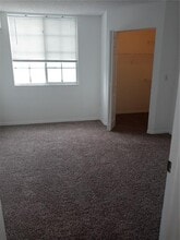 777 SW 111th Way, Unit 203 in Pembroke Pines, FL - Foto de edificio - Building Photo