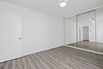 402 Montana Ave in Santa Monica, CA - Foto de edificio - Building Photo