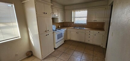 2318 33rd St in Lubbock, TX - Building Photo - Building Photo